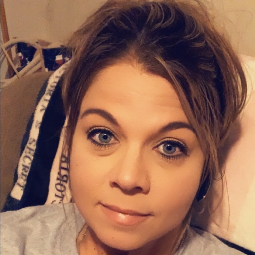 Meet your Posher, Carlie